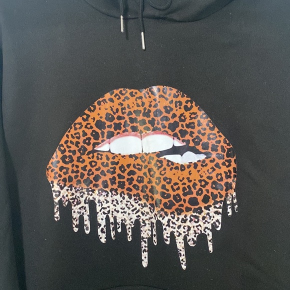 SHEIN Women’s Leopard Drip Lip Hoodie Black Size Large - Picture 4 of 7